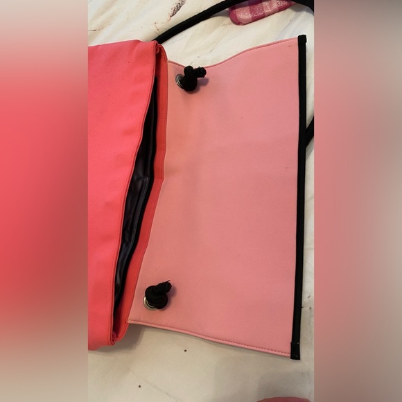 Victoria’s Secret Travel Pouches - Picture 4 of 11